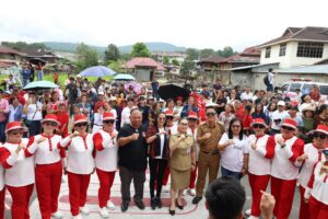 Wabup Vanda Sarundajang Hadiri Pawai Pembangunan HUT RI ke-80 di Kecamatan Sonder