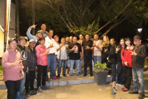 Bupati Minahasa Bersama Ketua TP-PKK Dukung UMKM Anak Muda di Sekitar Kantor Bupati