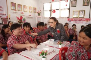 Wabup Vasung Dorong Pembinaan Karakter Lewat Sosialisasi Bina Rohani Siswa di SMPN 1 Langowan