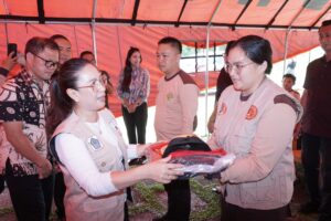 Wabup Vanda Sarundajang Buka Pelatihan Mitigasi Bencana Pramuka Minahasa, Serahkan Bantuan untuk Warga Terdampak
