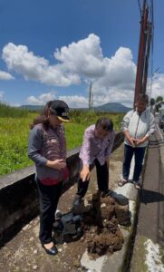 Wabup Vanda Sarundajang Tinjau Kondisi Jalan Boulevard Tondano Pasca Hujan Deras