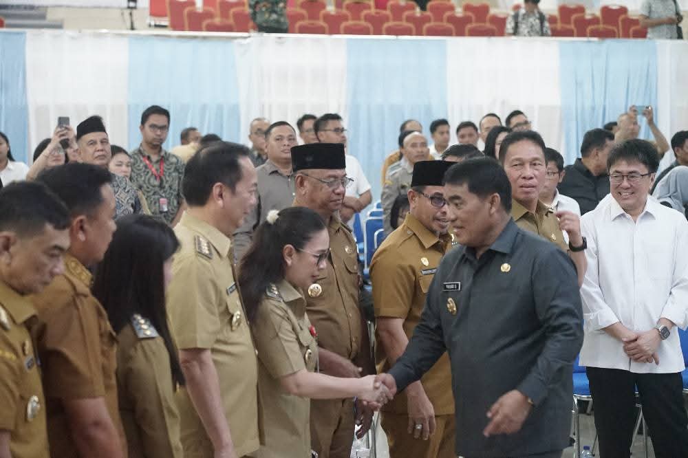 Wabup Minahasa Vanda Sarundajang Hadiri RAKOREV RKPD Triwulan III se-Sulut di Kantor Gubernur