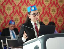 Di Tengah Pengabdian untuk Minahasa, Vanda Sarundajang Raih Magister Administrasi Negara dengan IPK Sempurna 4.00