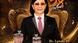 Bupati Robby Dondokambey dan Wabup Vanda Sarundajang Sampaikan Ucapan Selamat Ulang Tahun ke-58 kepada Sekda Minahasa Lynda D. Watania