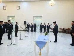 Gubernur Yulius Selvanus Lantik Pejabat Pimpinan Tinggi Pratama, Tekankan Integritas dan Percepatan Kinerja