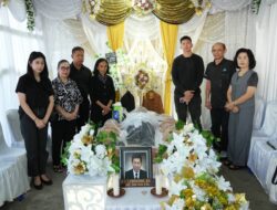 Kebersamaan dalam Duka, Wabup Vanda Hadiri Ibadah Penghiburan Alm. Johan Lengkong