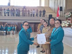 Pelantikan TP-PKK Desa, Ny. Sessy Karinda Lensun Siap Perkuat Pemberdayaan Keluarga di Kiawa Satu